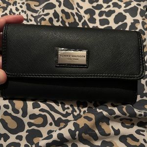 NWT Tommy Hilfiger wallet